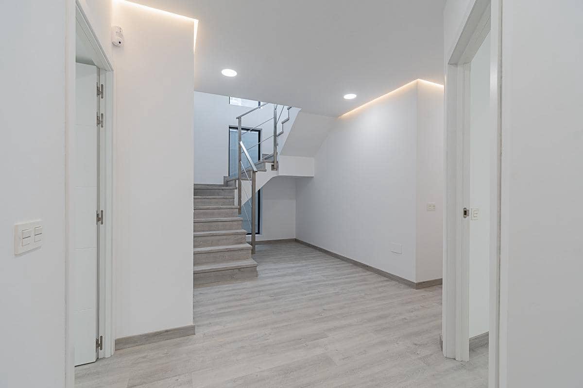 4 bedroom Villa for sale in Costa Adeje with pool garage - € 1,900,000 (Ref: 8343980)