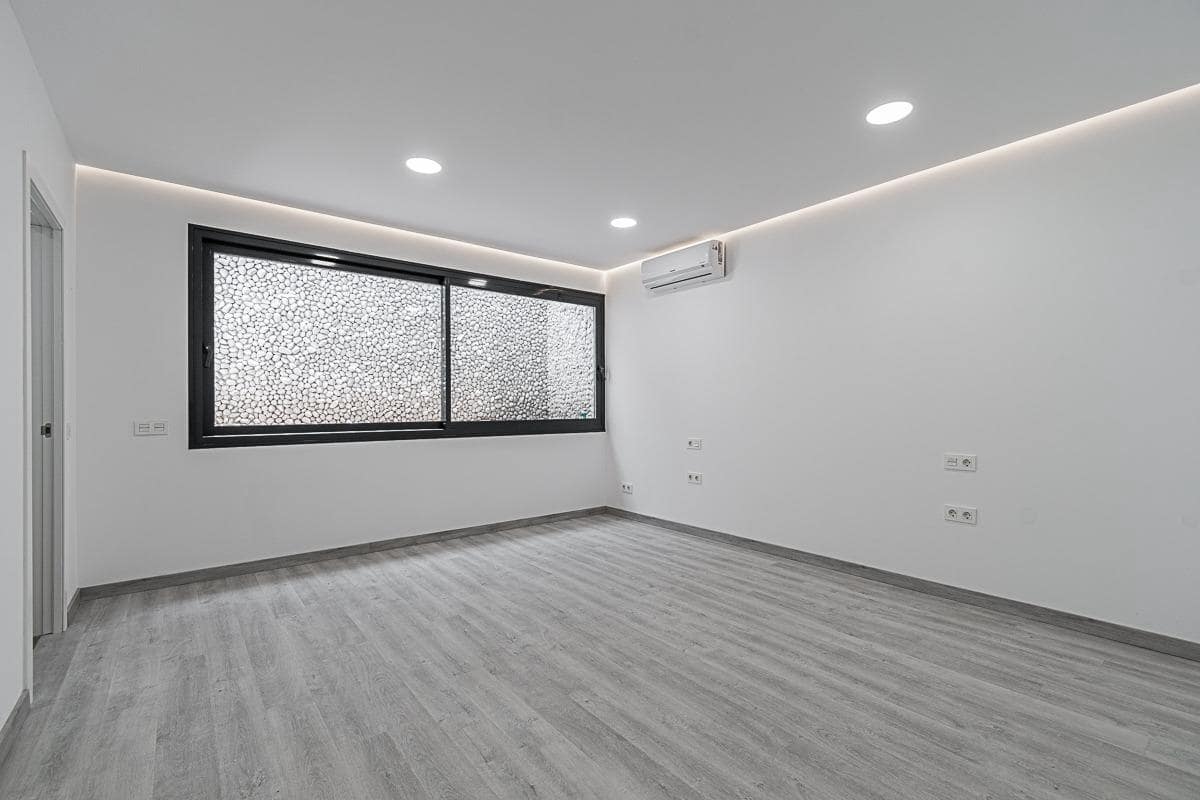 4 bedroom Villa for sale in Costa Adeje with pool garage - € 1,900,000 (Ref: 8343980)