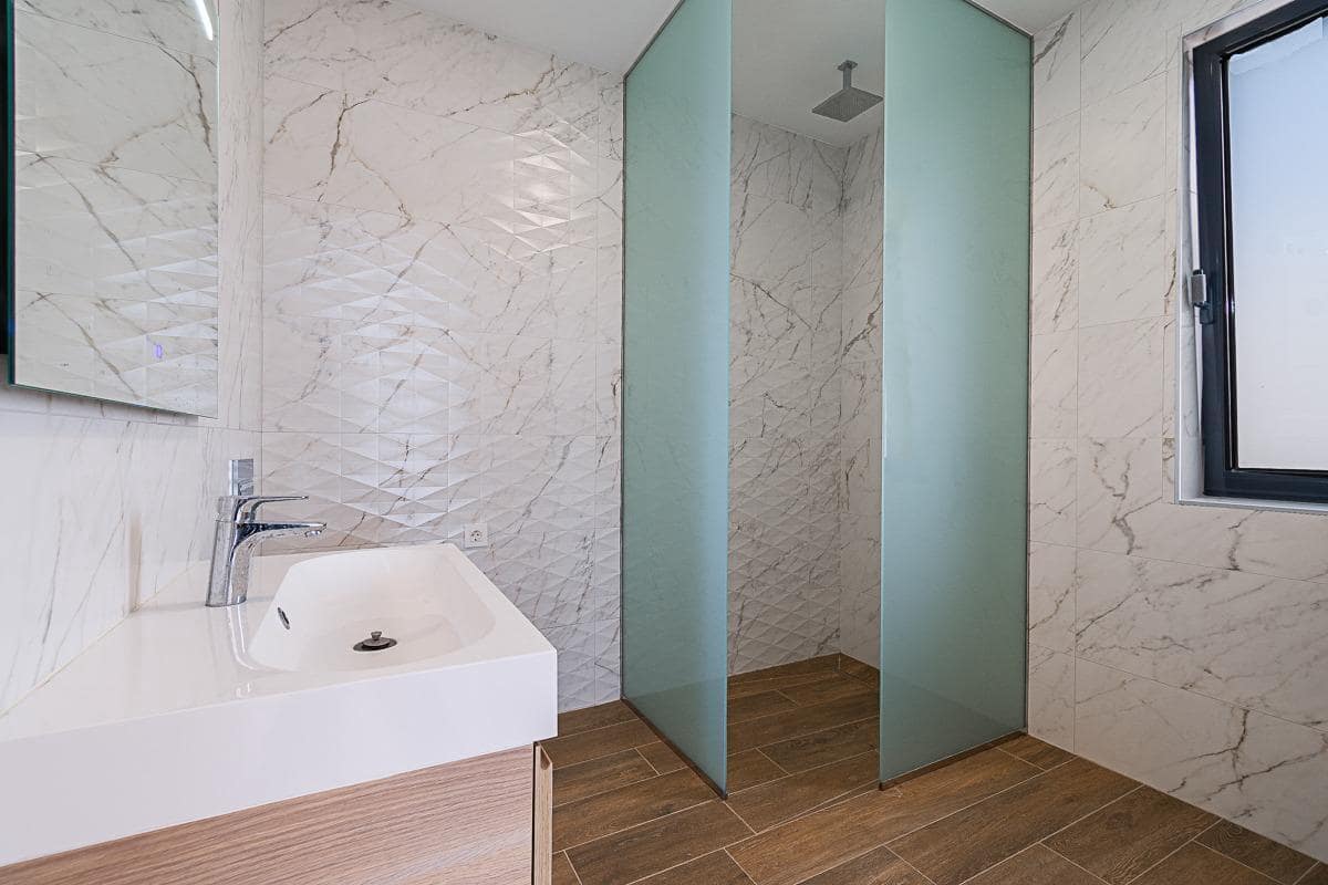 4 bedroom Villa for sale in Costa Adeje with pool garage - € 1,900,000 (Ref: 8343980)