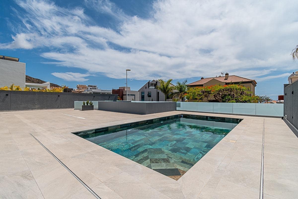 4 bedroom Villa for sale in Costa Adeje with pool garage - € 1,900,000 (Ref: 8343980)