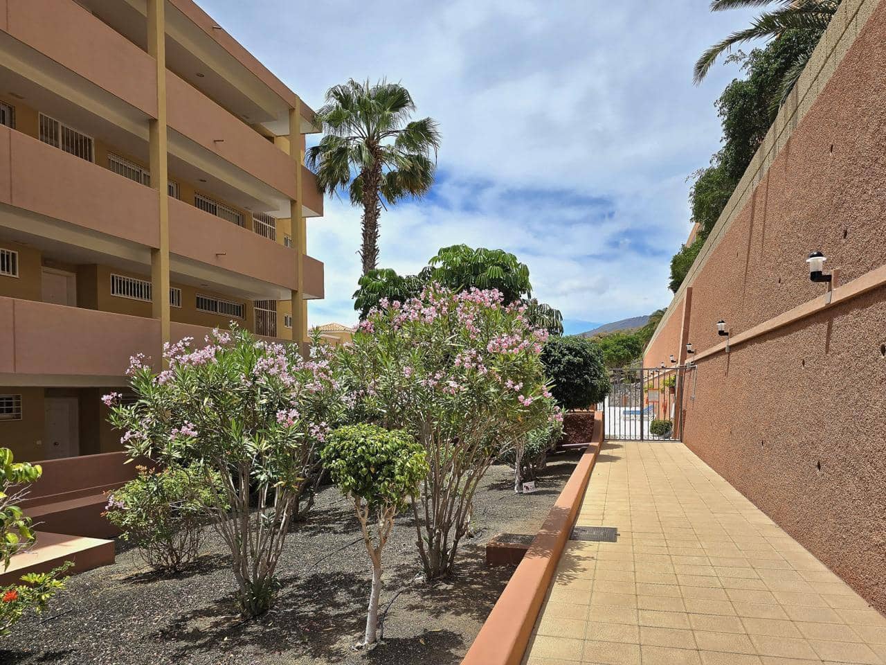 2 soverom Leilighet til salgs i Costa Adeje med garasje - € 340 000 (Ref: 8397737)