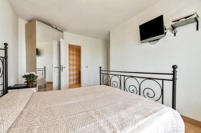 2 bedroom Flat for sale in Torviscas Centro y Alto, Adeje - € 330,000 (Ref: 8420596)