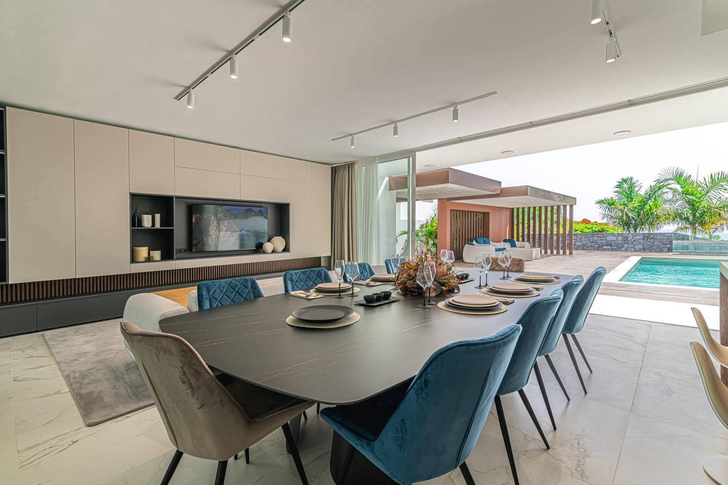 5 sypialnia Willa na sprzedaż w Costa Adeje z basenem garażem - 2 390 000 € (Ref: 8543340)