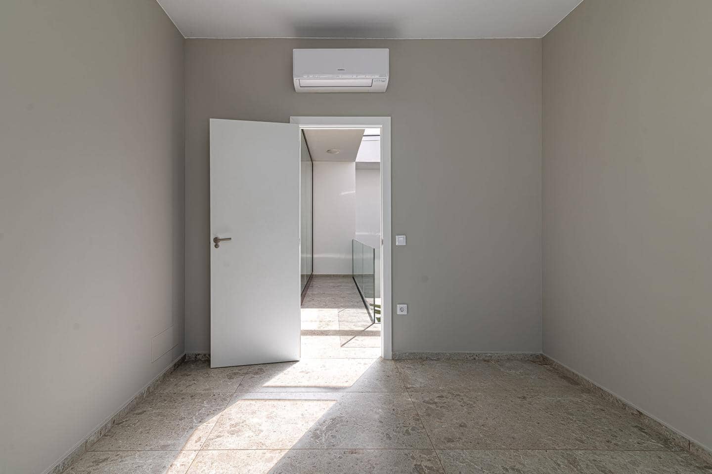 5 sypialnia Willa na sprzedaż w Costa Adeje z basenem garażem - 2 390 000 € (Ref: 8543340)