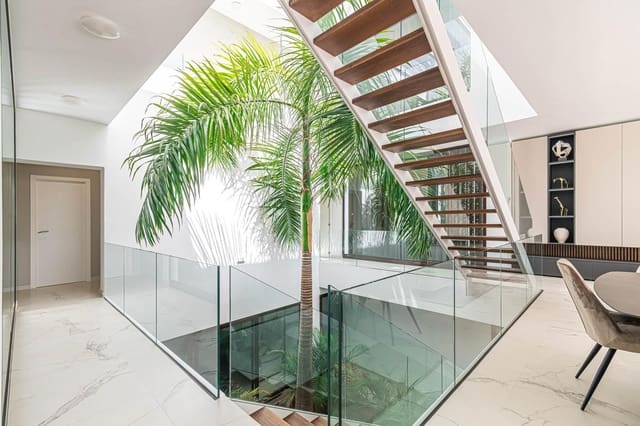 5 bedroom Villa for sale in Playa de Fañabé Alto, Adeje with pool garage - € 2,390,000 (Ref: 8543340)