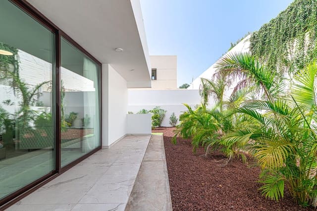 5 bedroom Villa for sale in Playa de Fañabé Alto, Adeje with pool garage - € 2,390,000 (Ref: 8543340)