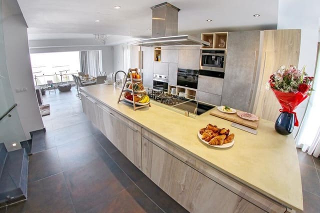 3 Zimmer Villa zu verkaufen in Chayofa, Arona mit Pool - 990.000 € (Ref: 8555794)