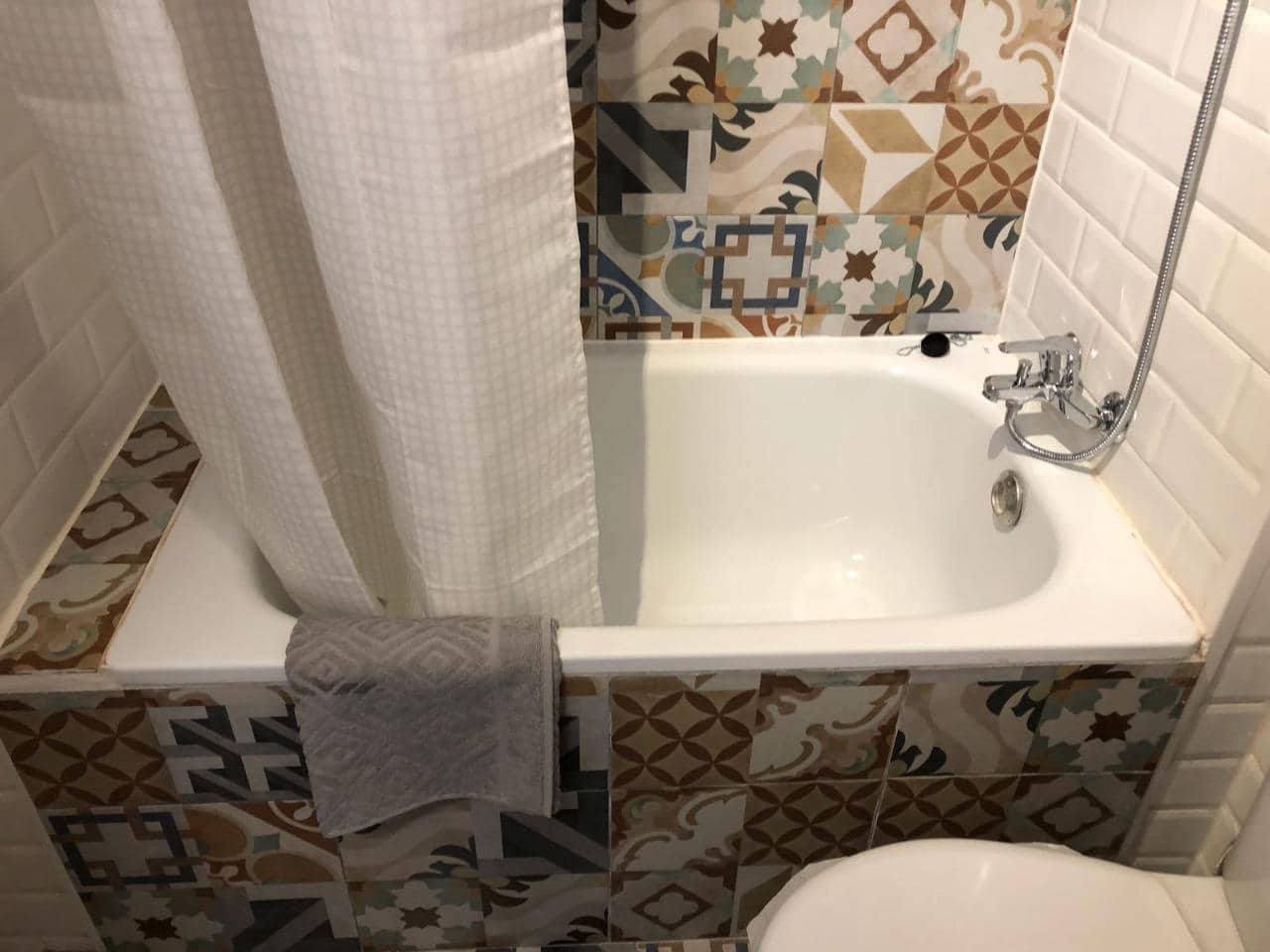 Piso en Los Cristianos en venta con piscina - 210.000 € (Ref: 8623453)