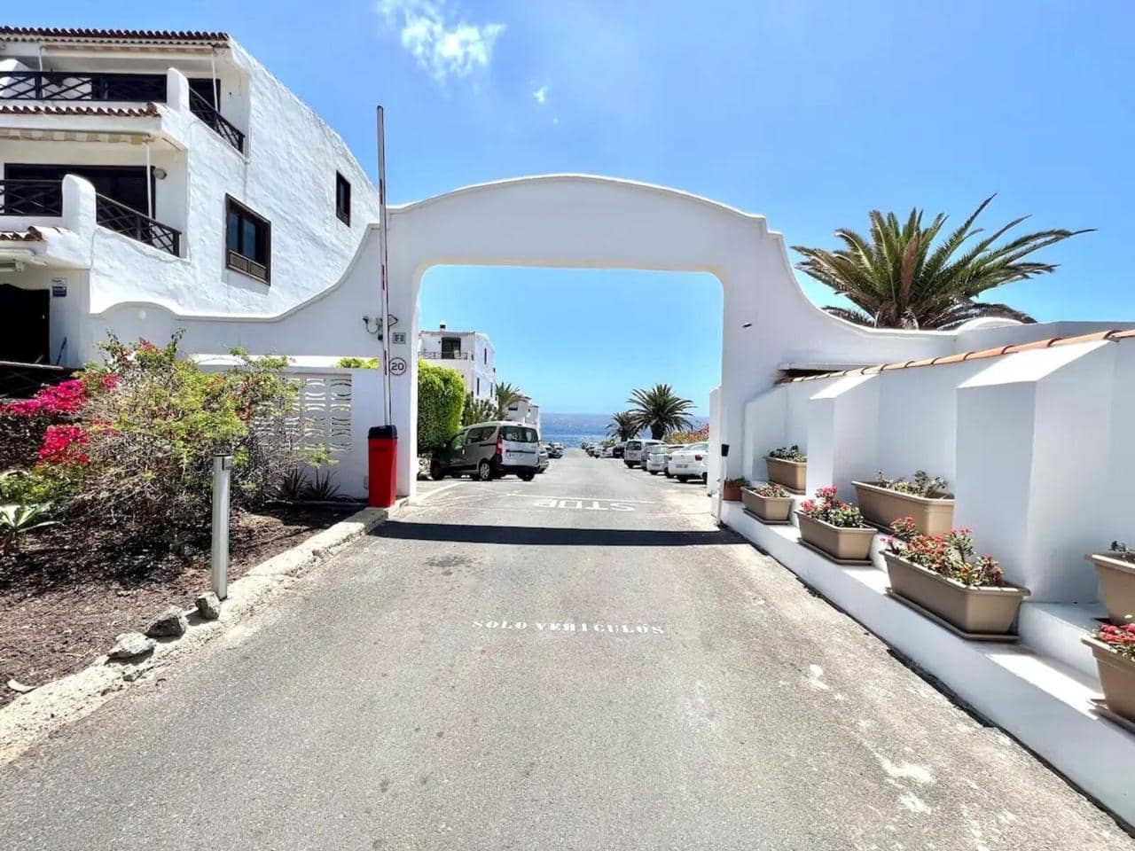 2 soveværelse Lejlighed til salg i Costa del Silencio med swimmingpool garage - € 325.000 (Ref: 8649864)