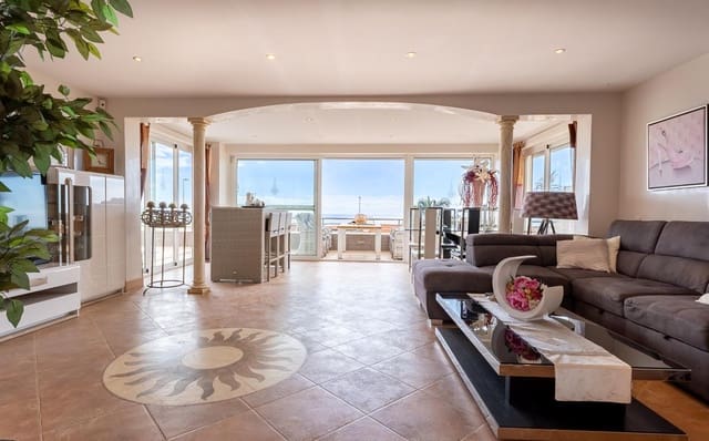 3 sypialnia Willa na sprzedaż w Playa de Fañabé Alto, Adeje z basenem garażem - 1 100 000 € (Ref: 8669082)