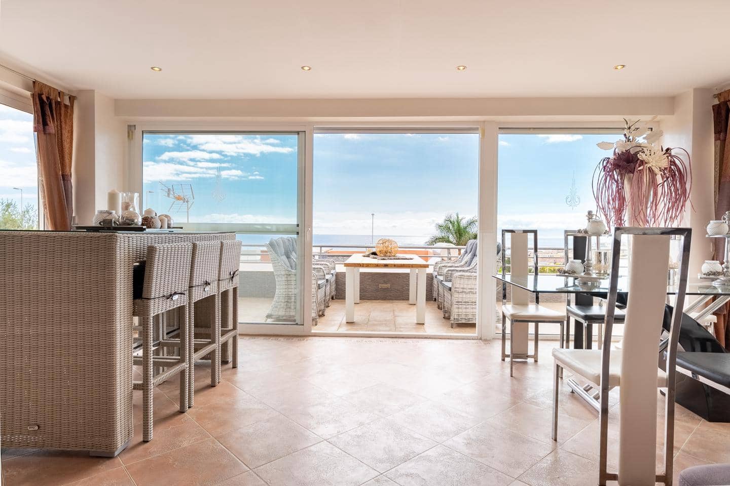 3 soveværelse Villa til salg i Costa Adeje med swimmingpool garage - € 1.100.000 (Ref: 8669082)