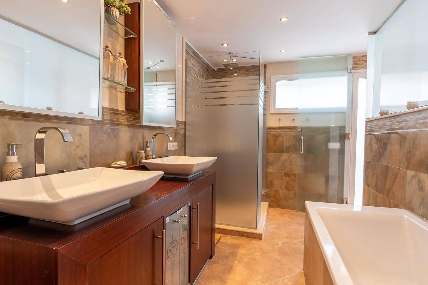 3 soveværelse Villa til salg i Costa Adeje med swimmingpool garage - € 1.100.000 (Ref: 8669082)