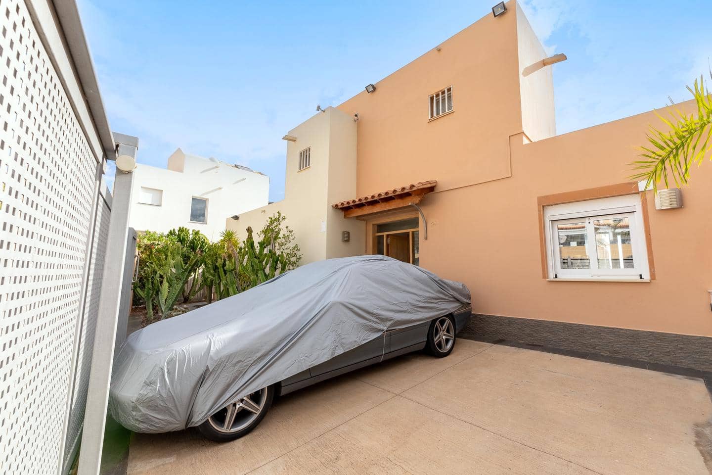 3 soveværelse Villa til salg i Costa Adeje med swimmingpool garage - € 1.100.000 (Ref: 8669082)