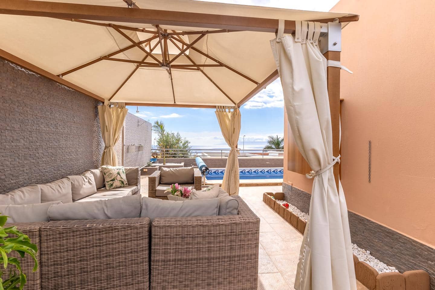 3 soveværelse Villa til salg i Costa Adeje med swimmingpool garage - € 1.100.000 (Ref: 8669082)