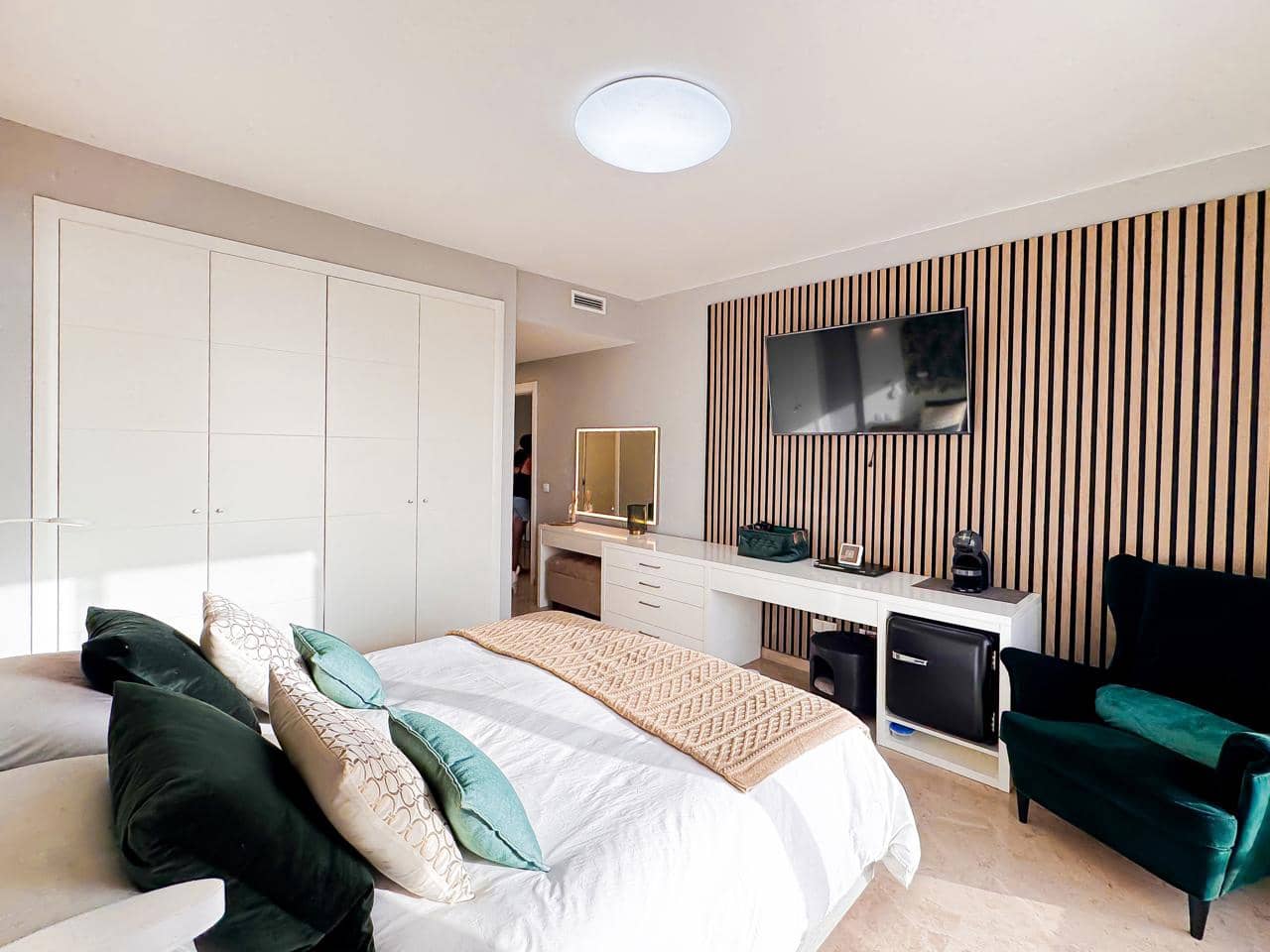 4 soveværelse Villa til salg i Puerto Santiago med swimmingpool garage - € 995.000 (Ref: 8698739)