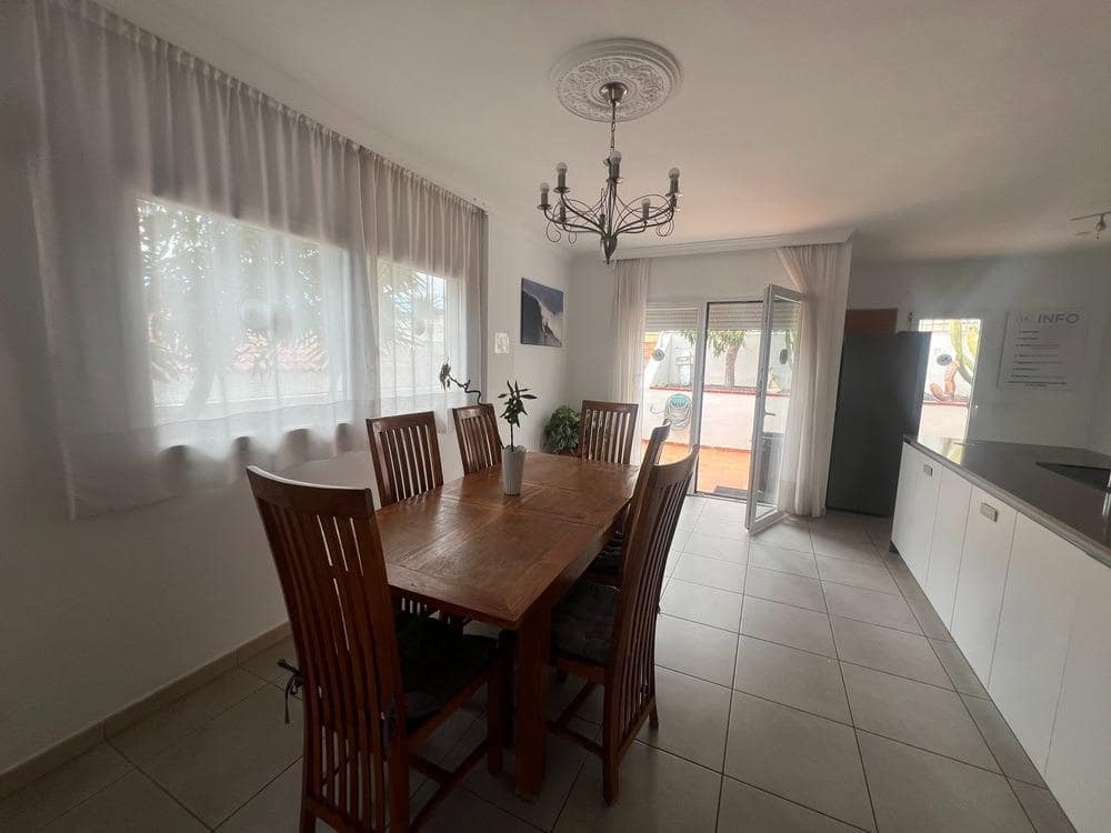 5 sovrum Villa till salu i Costa Adeje med pool garage - 1 600 000 € (Ref: 8785585)