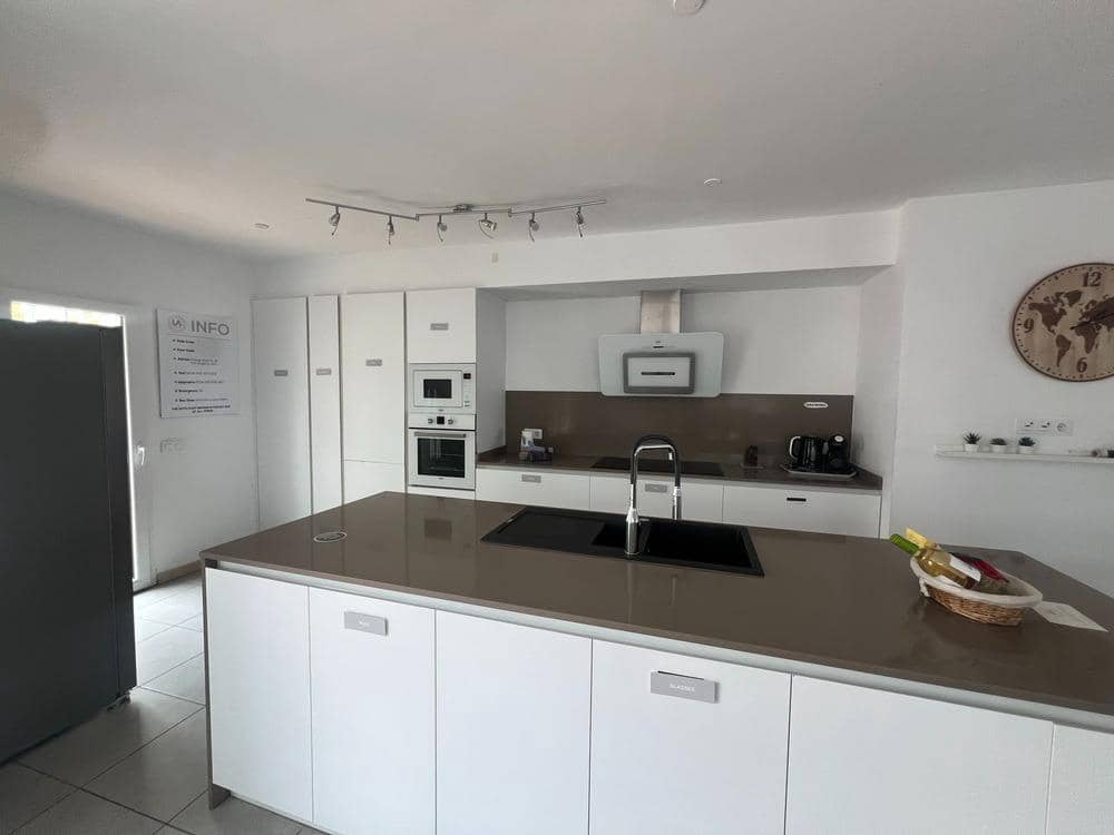 5 sovrum Villa till salu i Costa Adeje med pool garage - 1 600 000 € (Ref: 8785585)