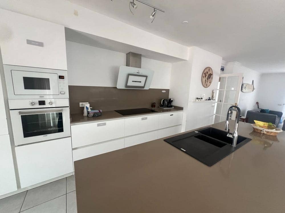 5 sovrum Villa till salu i Costa Adeje med pool garage - 1 600 000 € (Ref: 8785585)