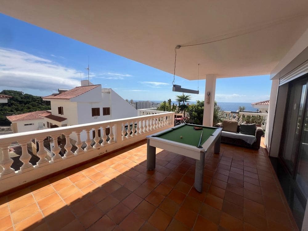 5 sovrum Villa till salu i Costa Adeje med pool garage - 1 600 000 € (Ref: 8785585)