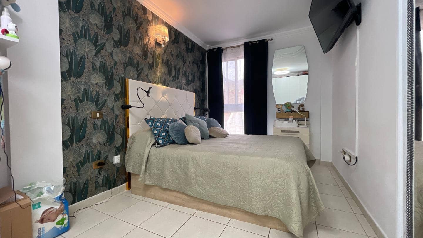 Piso de 2 habitaciones en Costa Adeje en venta con garaje - 280.000 € (Ref: 8785587)