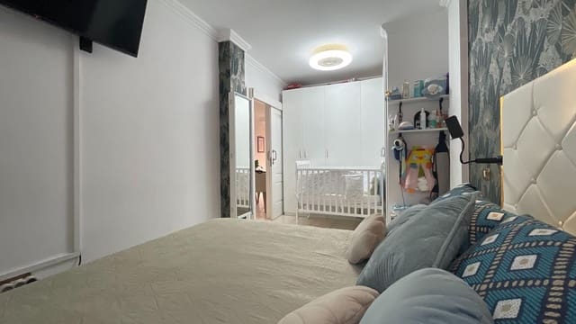 Piso de 2 habitaciones en Playa de Fañabé Alto, Adeje en venta con garaje - 280.000 € (Ref: 8785587)