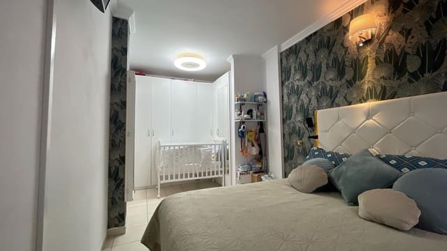 Piso de 2 habitaciones en Playa de Fañabé Alto, Adeje en venta con garaje - 280.000 € (Ref: 8785587)