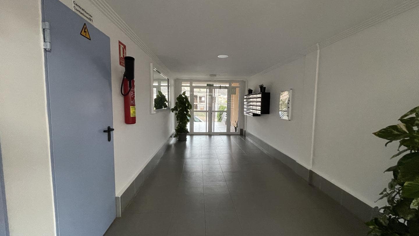 Piso de 2 habitaciones en Costa Adeje en venta con garaje - 280.000 € (Ref: 8785587)