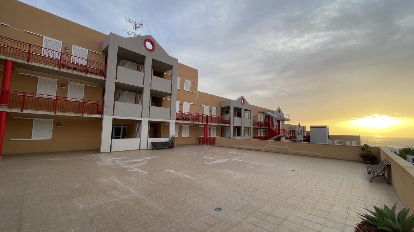 Piso de 2 habitaciones en Costa Adeje en venta con garaje - 280.000 € (Ref: 8785587)