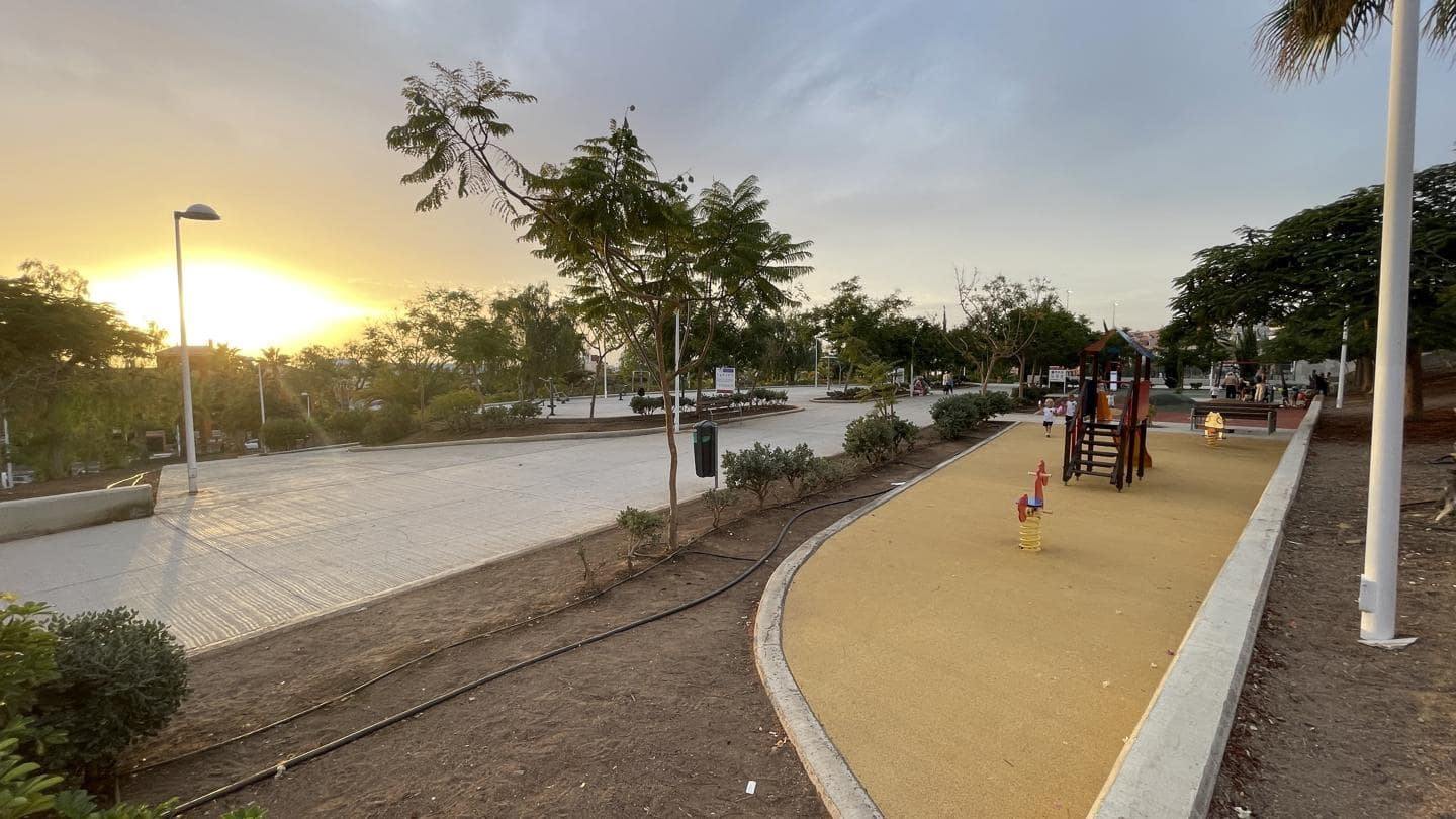 Piso de 2 habitaciones en Costa Adeje en venta con garaje - 280.000 € (Ref: 8785587)