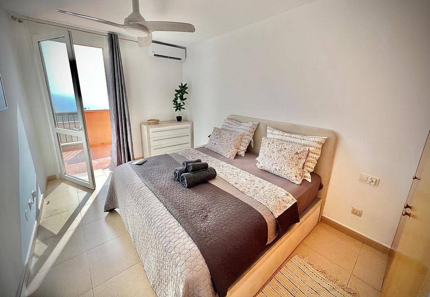 2 soverom Leilighet til salgs i Costa Adeje med svømmebasseng - € 350 000 (Ref: 8913666)