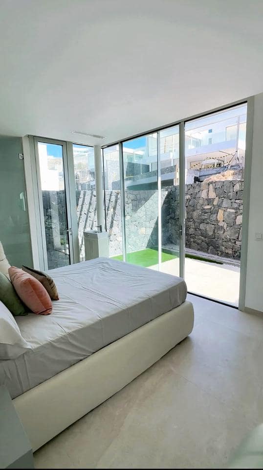 3 soveværelse Villa til salg i Costa Adeje med swimmingpool garage - € 2.700.000 (Ref: 8931401)