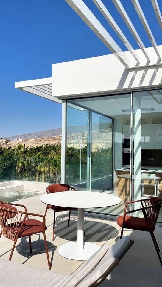 3 soveværelse Villa til salg i Costa Adeje med swimmingpool garage - € 2.700.000 (Ref: 8931401)