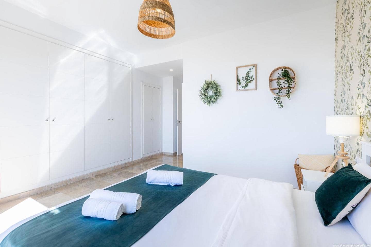 2 soveværelse Lejlighed til salg i Puerto Santiago med swimmingpool garage - € 465.000 (Ref: 8960622)