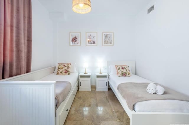 2 soveværelse Lejlighed til salg i Puerto Santiago, Santiago del Teide med swimmingpool garage - € 465.000 (Ref: 8960622)