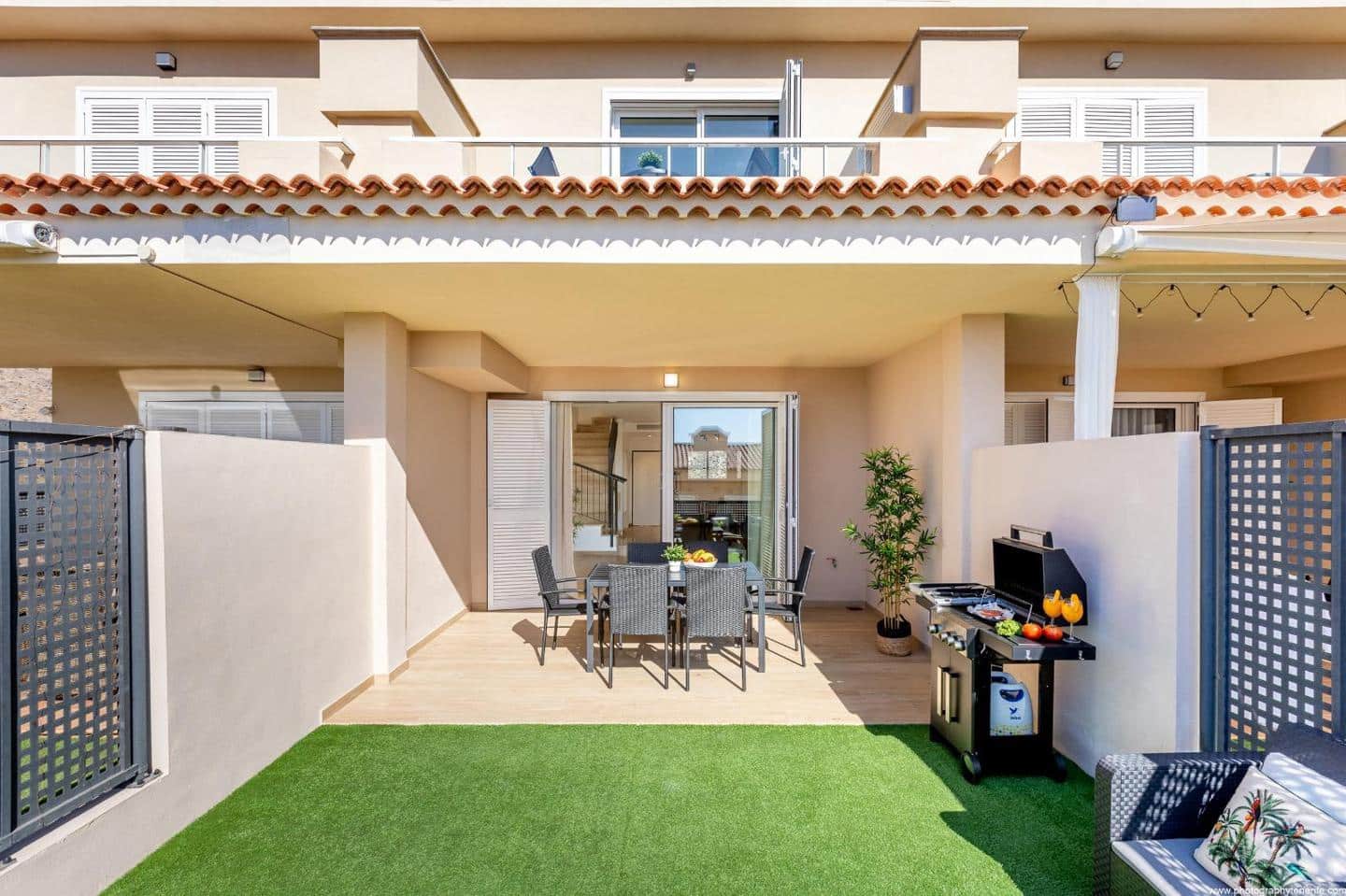 2 soveværelse Lejlighed til salg i Puerto Santiago med swimmingpool garage - € 465.000 (Ref: 8960622)