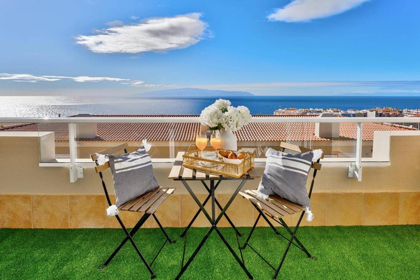 2 soveværelse Lejlighed til salg i Puerto Santiago med swimmingpool garage - € 450.000 (Ref: 8960623)