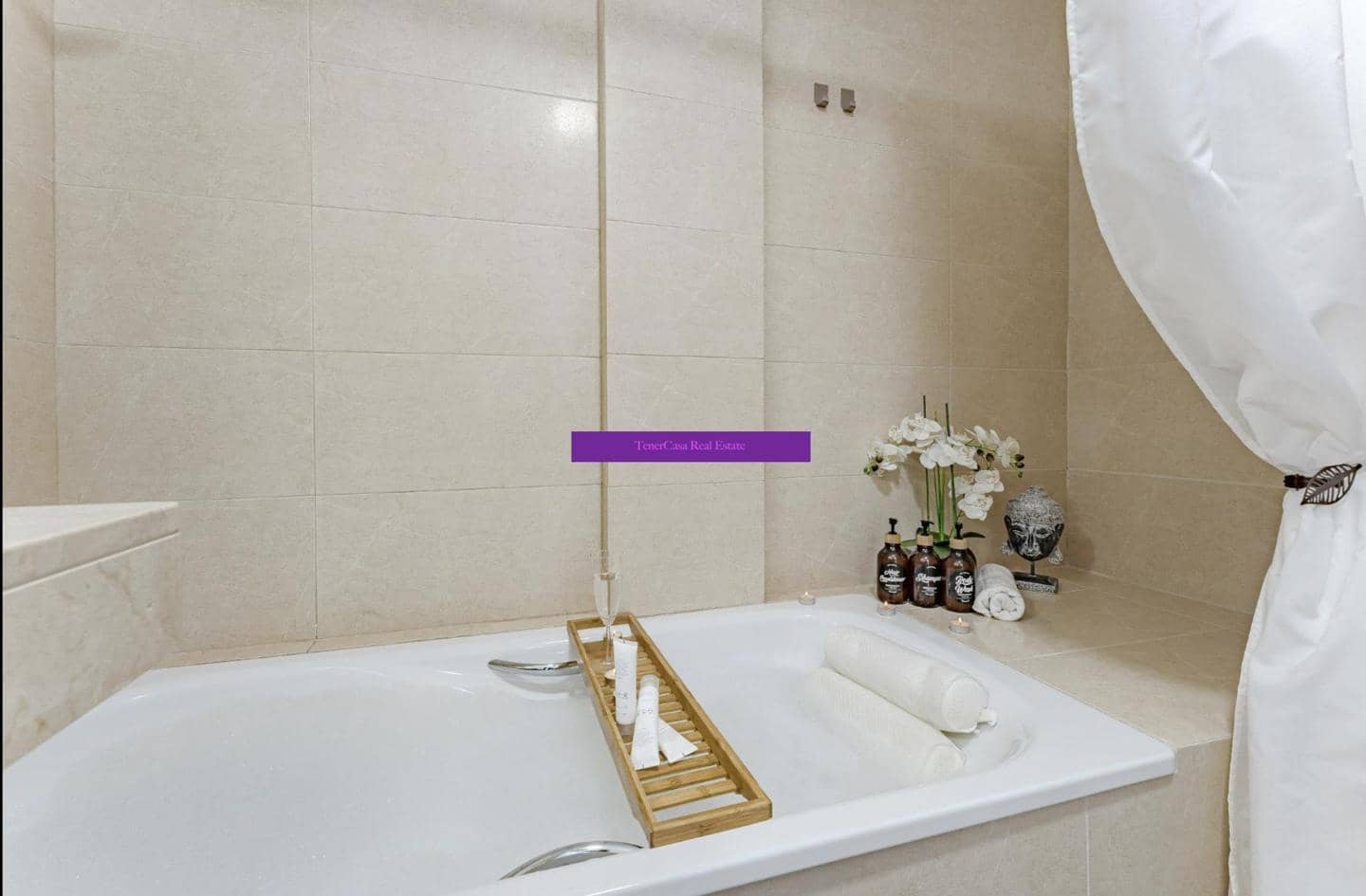 2 soveværelse Lejlighed til salg i Puerto Santiago med swimmingpool garage - € 470.000 (Ref: 8960712)