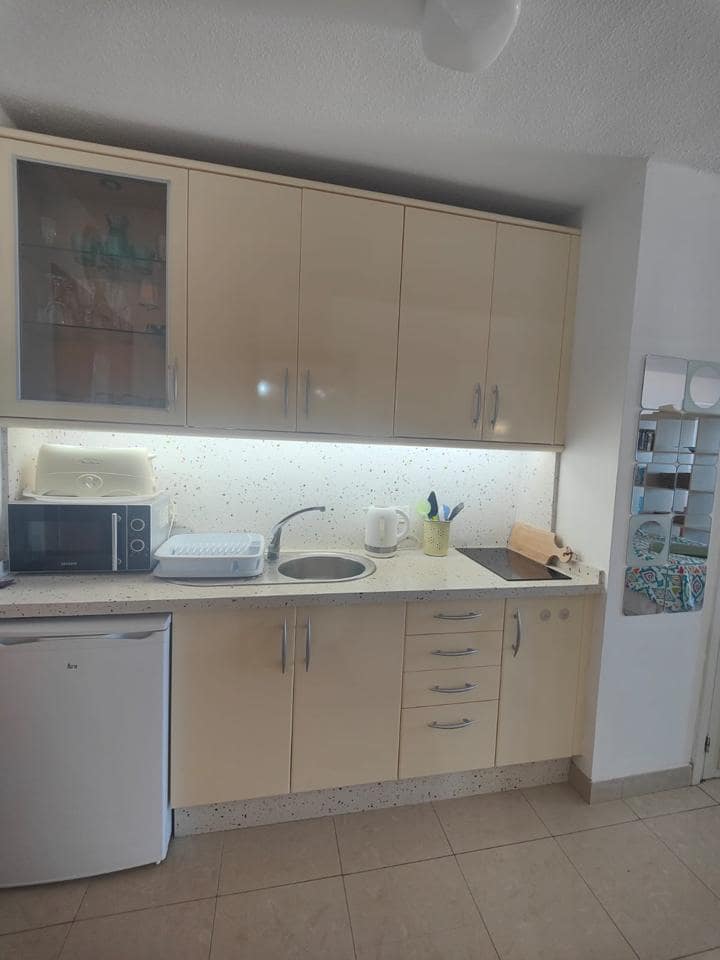 Leilighet til salgs i Los Cristianos med svømmebasseng - € 225 000 (Ref: 8967685)