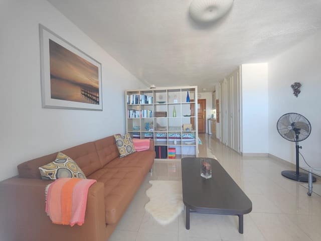 Leilighet til salgs i Los Cristianos, Arona med svømmebasseng - € 225 000 (Ref: 8967685)