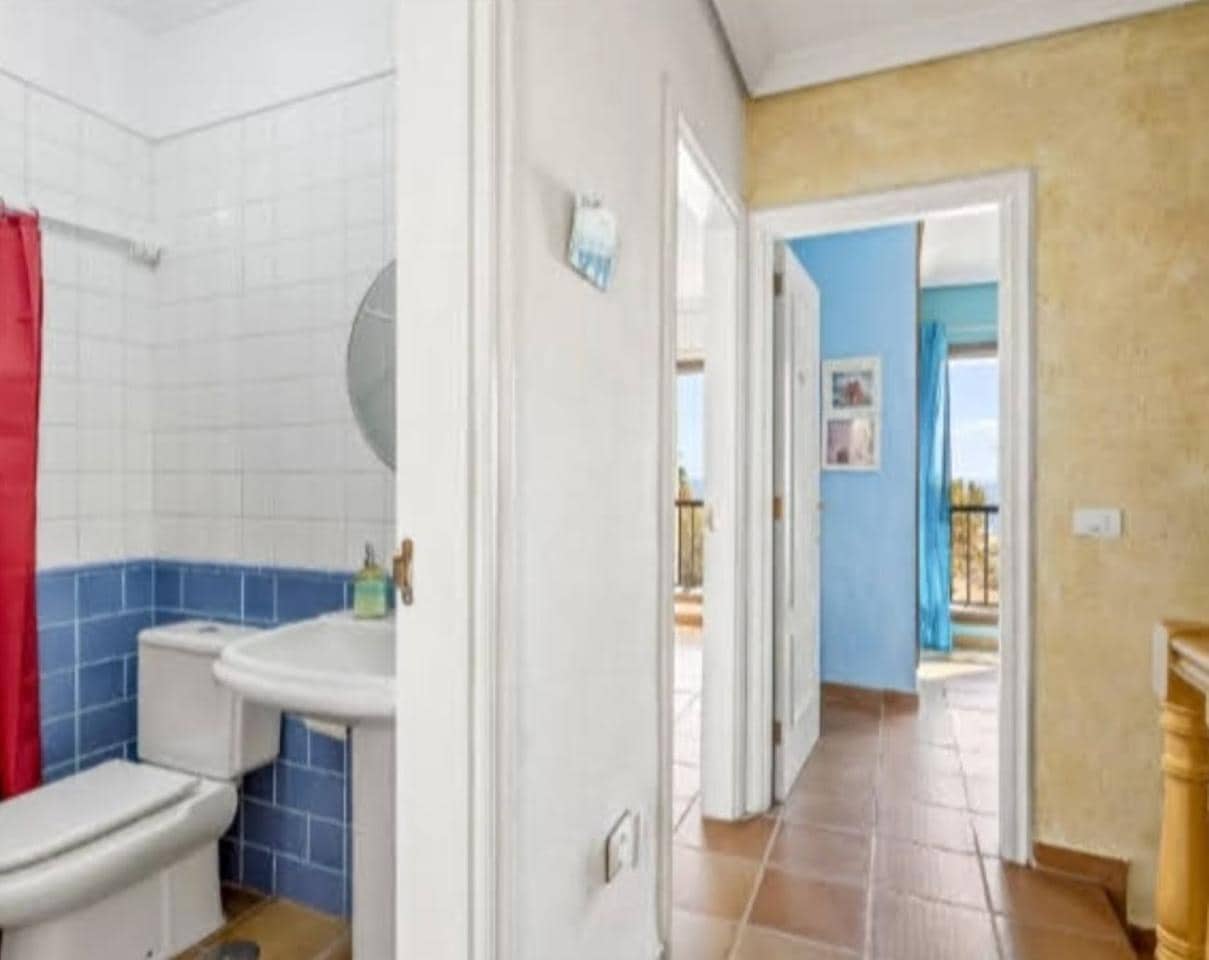 4 soveværelse Villa til salg i El Medano med garage - € 749.000 (Ref: 8977294)