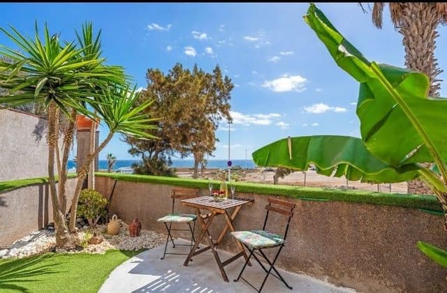 4 chambre Villa/Maison à vendre à El Medano, Granadilla de Abona avec garage - 749 000 € (Ref: 8977294)