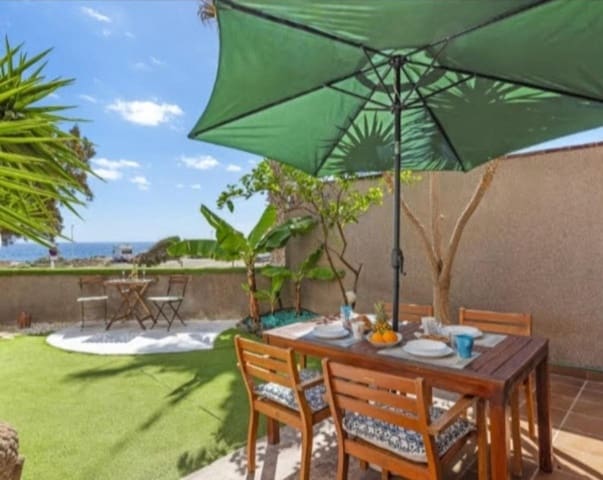 4 chambre Villa/Maison à vendre à El Medano, Granadilla de Abona avec garage - 749 000 € (Ref: 8977294)