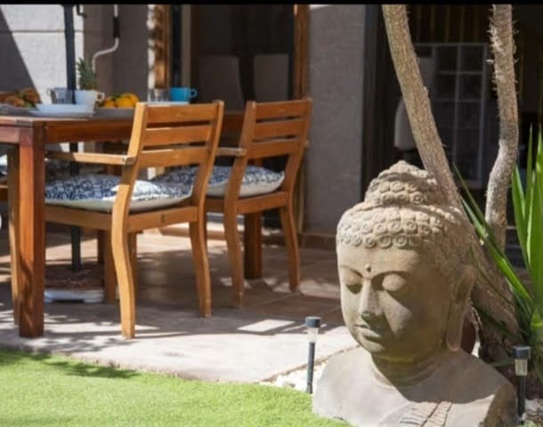 4 chambre Villa/Maison à vendre à El Medano, Granadilla de Abona avec garage - 749 000 € (Ref: 8977294)