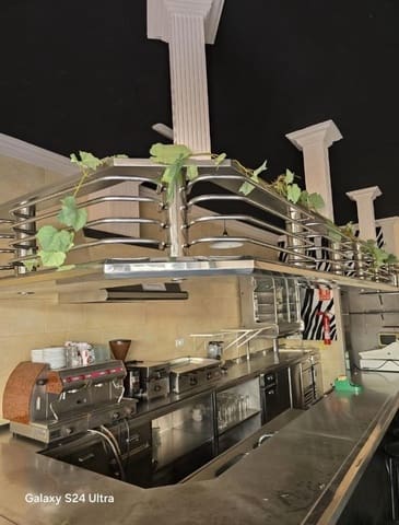 Negocio de 2 habitaciones en Playa de las Americas, Arona en venta - 350.000 € (Ref: 9004057)