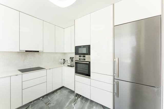 3 soveværelse Villa til salg i Playa del Duque, Adeje med swimmingpool garage - € 2.350.000 (Ref: 9008342)