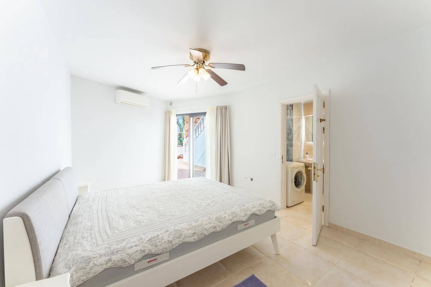 3 soveværelse Villa til salg i Costa Adeje med swimmingpool garage - € 2.350.000 (Ref: 9008342)