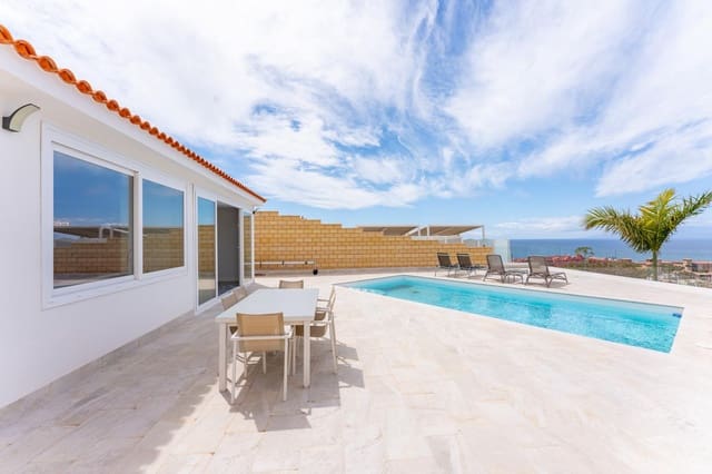 3 soveværelse Villa til salg i Playa del Duque, Adeje med swimmingpool garage - € 2.350.000 (Ref: 9008342)