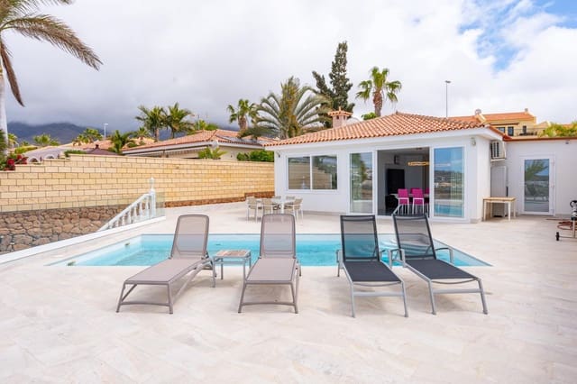 3 soveværelse Villa til salg i Playa del Duque, Adeje med swimmingpool garage - € 2.350.000 (Ref: 9008342)