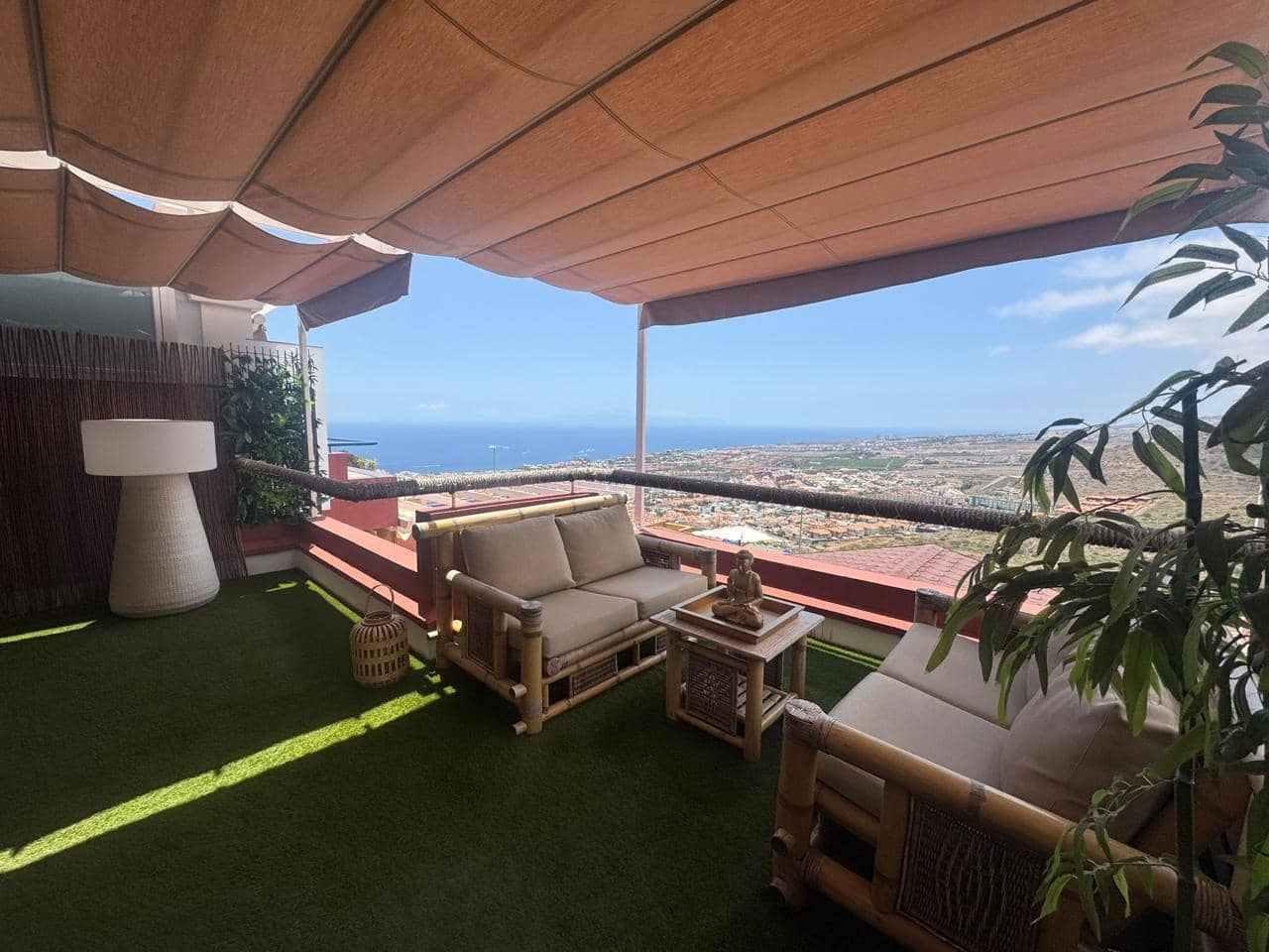 2 bedroom Flat for sale in Costa Adeje with garage - € 449,000 (Ref: 9035602)