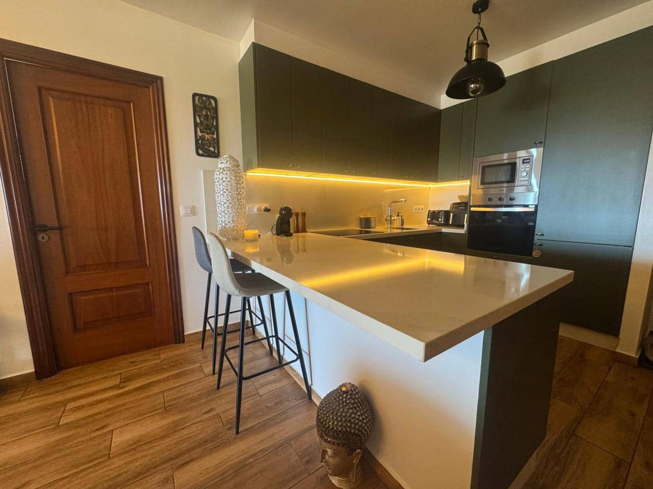 2 bedroom Flat for sale in Costa Adeje with garage - € 449,000 (Ref: 9035602)